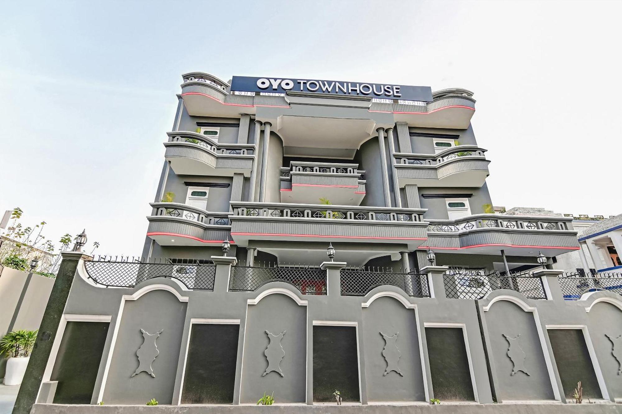 Super Townhouse Vijay Khand Gomti Nagar Hotel Lucknow Exterior photo