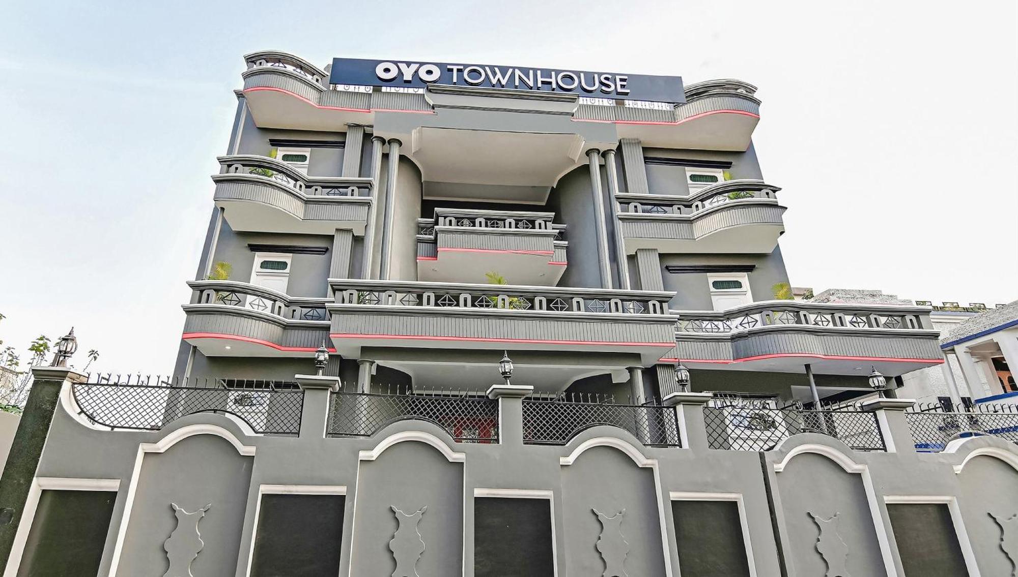 Super Townhouse Vijay Khand Gomti Nagar Hotel Lucknow Exterior photo