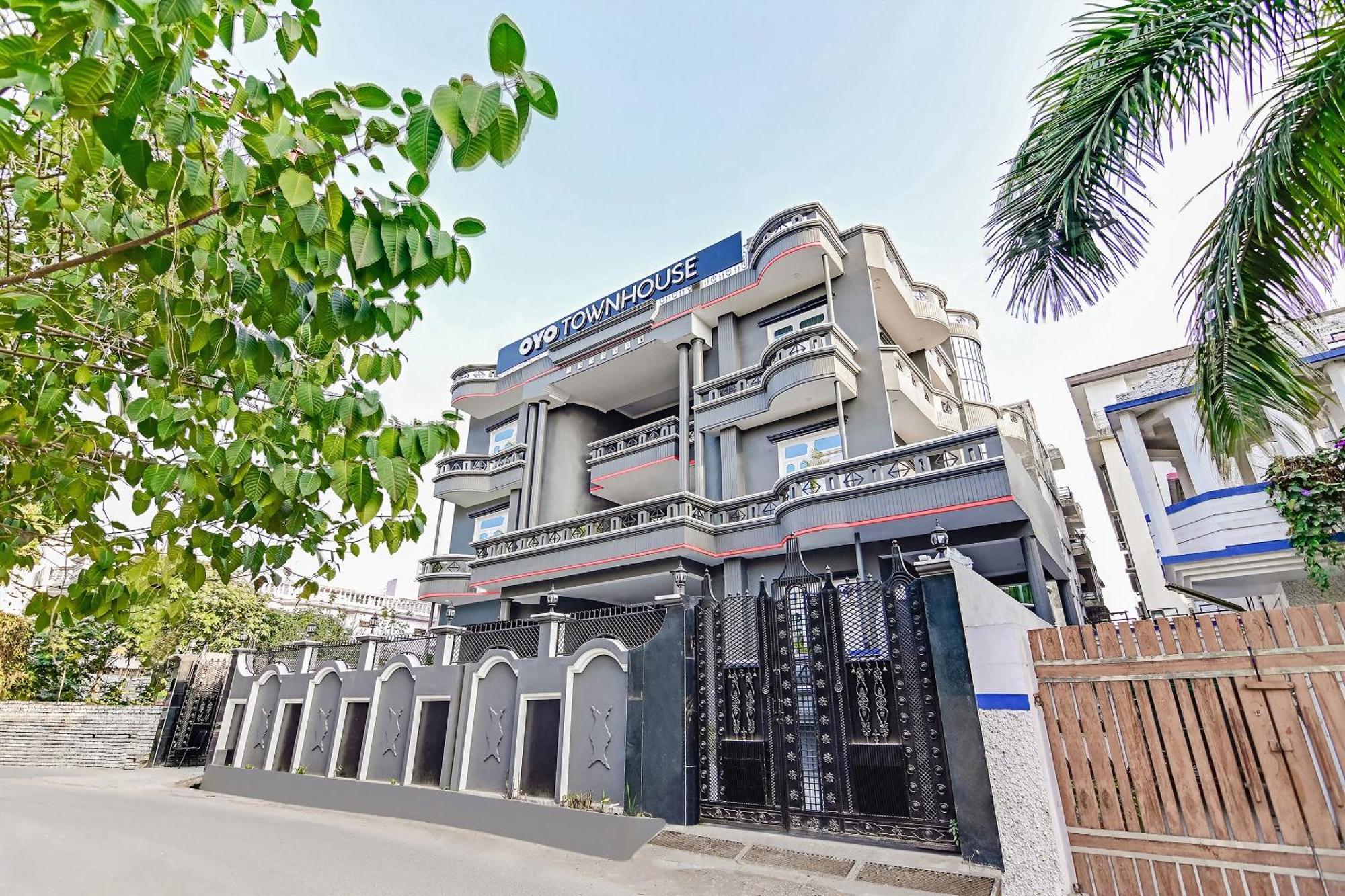 Super Townhouse Vijay Khand Gomti Nagar Hotel Lucknow Exterior photo